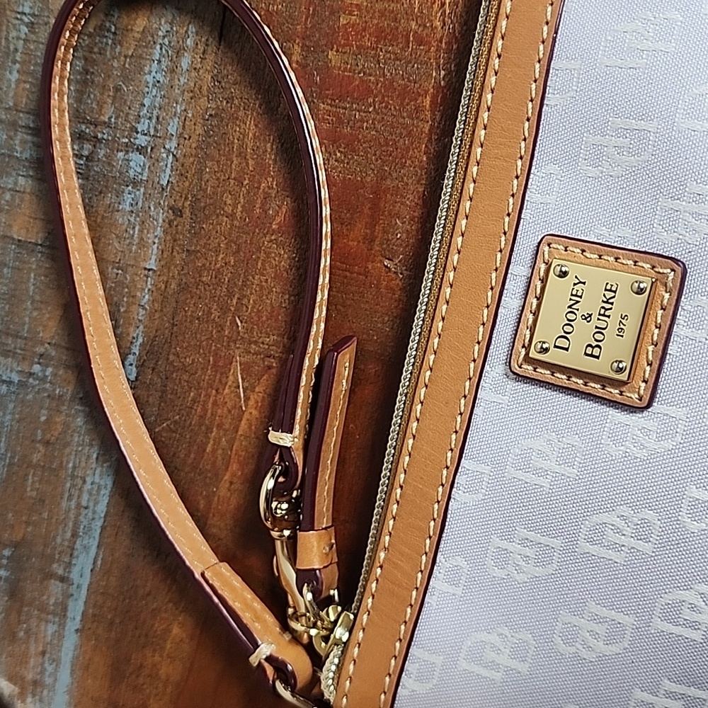 Dooney And Bourke Lavender Leather Signature DB Wristlet Mini Purse Pouch - Picture 3 of 13